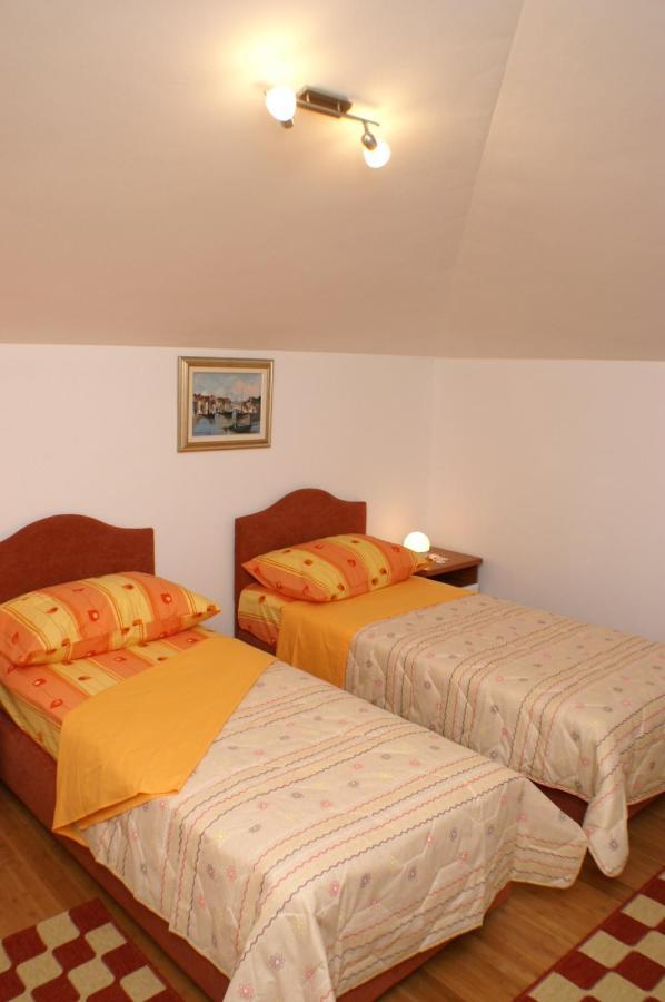 Apartments By The Sea Supetar, Brac - 4274 Exterior foto